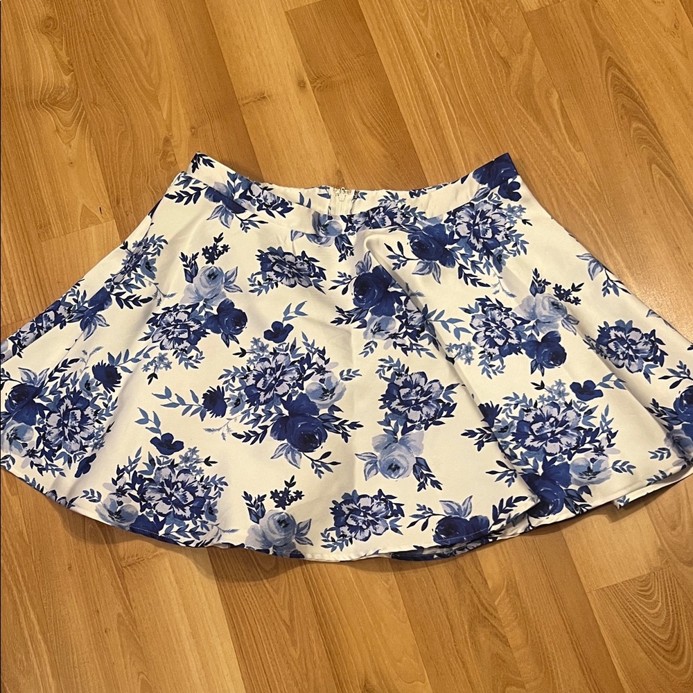 City Studio White and Blue Floral Mini Skirt